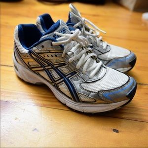 asics running sneakers size 7.5